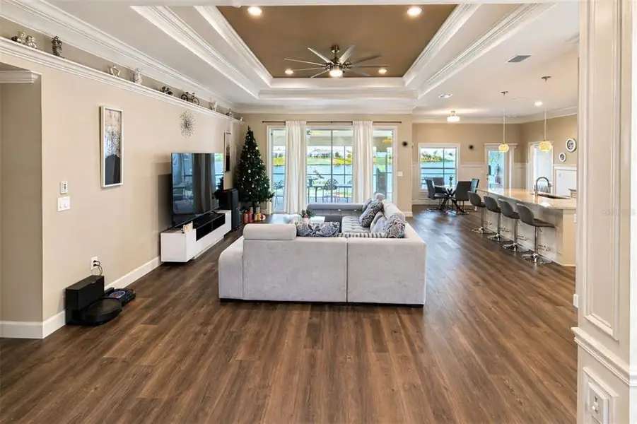 Community amenities in , Port Charlotte (Image 17).