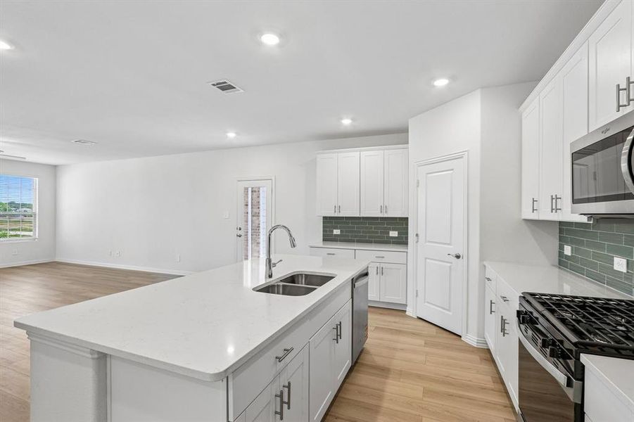 Furnished interior view inside a new home in Oak Ridge Park, Corinth (Image 16).