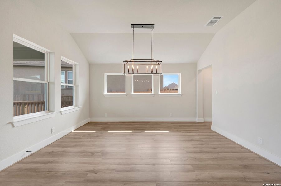 Spacious, unfurnished interior of a new home in Meyer Ranch – Legacy Series, New Braunfels (Image 38).