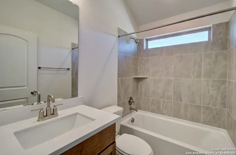 Furnished interior view inside a new home in Meyer Ranch – Premier, New Braunfels (Image 4).