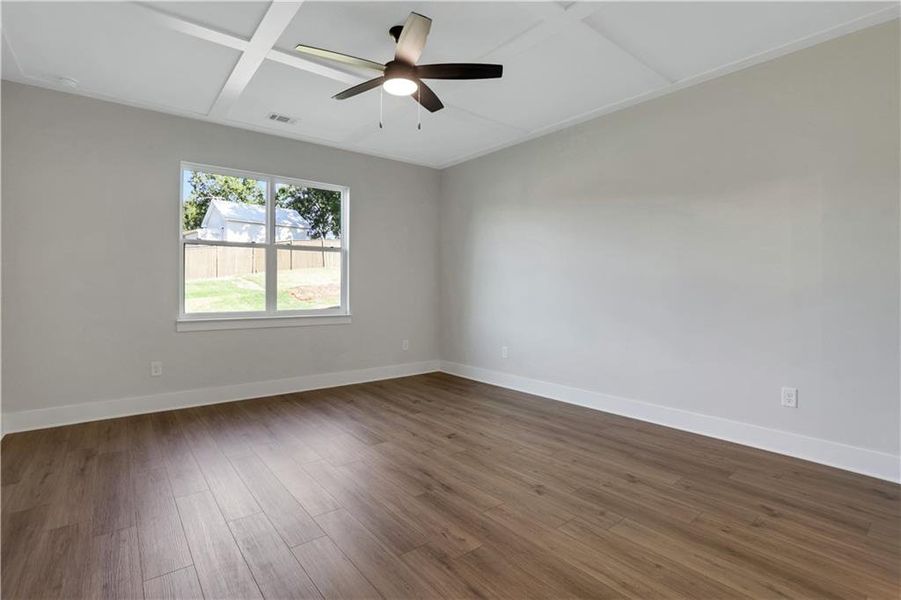 Spacious, unfurnished interior of a new home in Cambridge, Flowery Branch (Image 23).