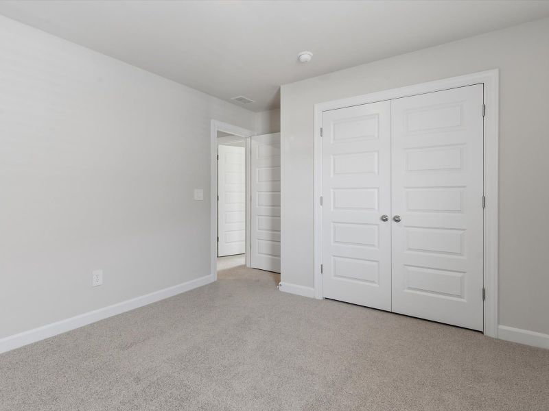 Spacious, unfurnished interior of a new home in Wexford Park, Fountain Inn (Image 18).