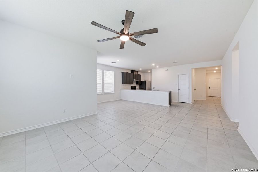 Spacious, unfurnished interior of a new home in Briarwood Oaks, San Antonio (Image 14).