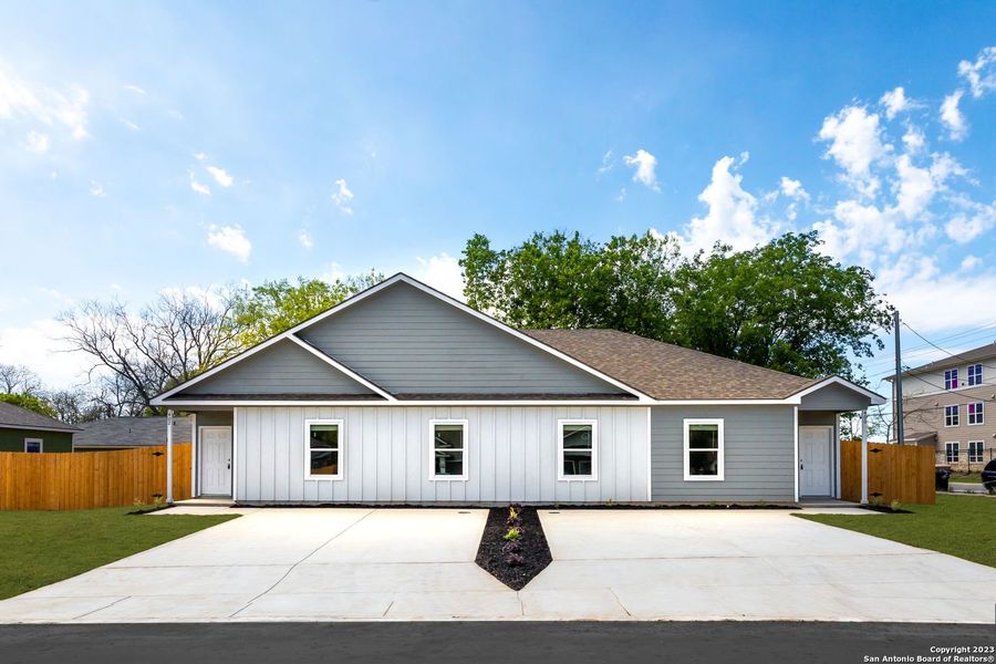 Front exterior of a new home in , Seguin, TX, highlighting curb appeal (Image 25).