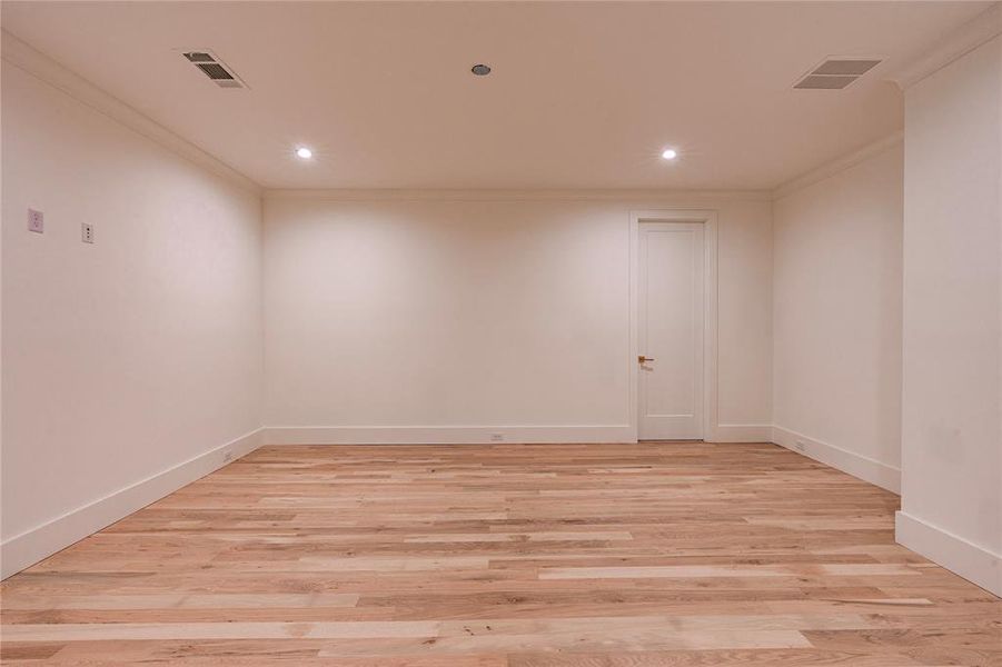 Spacious, unfurnished interior of a new home in , Fort Worth (Image 31).