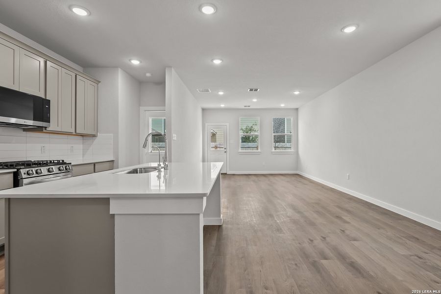 Furnished interior view inside a new home in Senna, Leon Valley (Image 13).