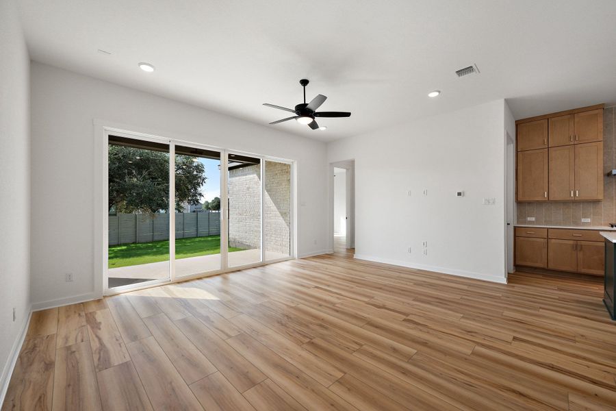 Spacious, unfurnished interior of a new home in Wolf Ranch, Georgetown (Image 22).