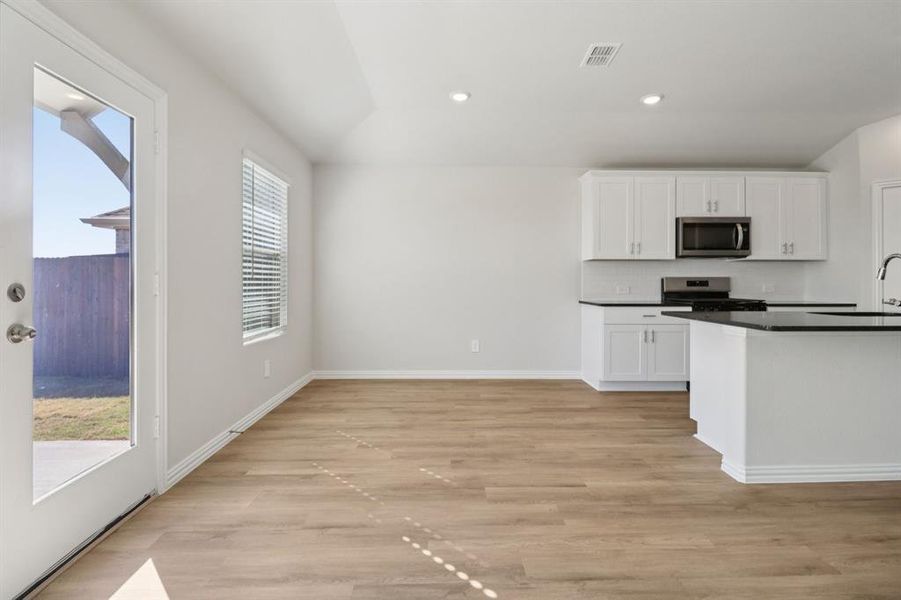 Spacious, unfurnished interior of a new home in River Ridge, Crandall (Image 22).