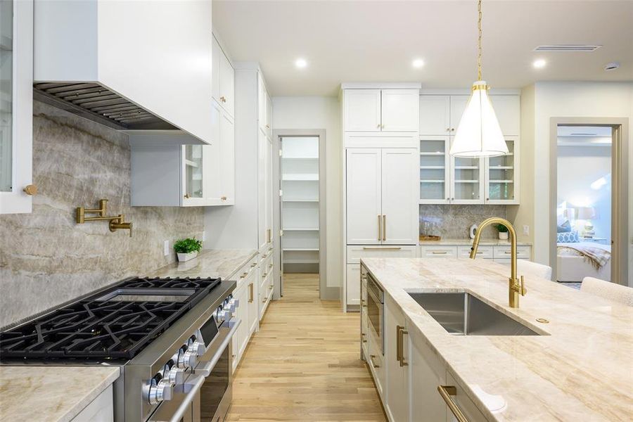 Furnished interior view inside a new home in , Dallas (Image 14). Furnished interior view inside a new home in , Dallas (Image 14).