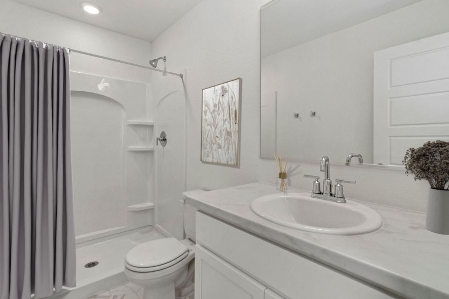 811 - Westcliff Townhome Staged Bathroom