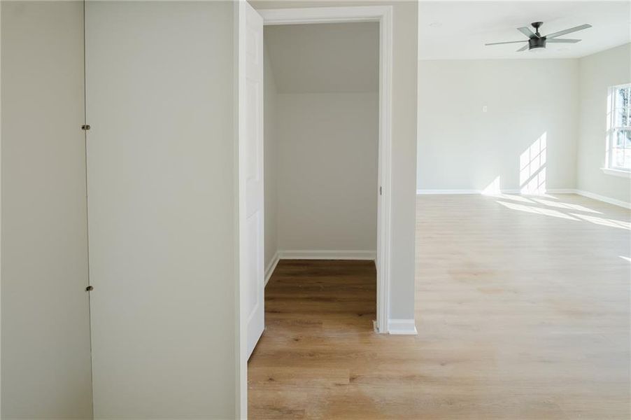 Spacious, unfurnished interior of a new home in , Stockbridge (Image 16).