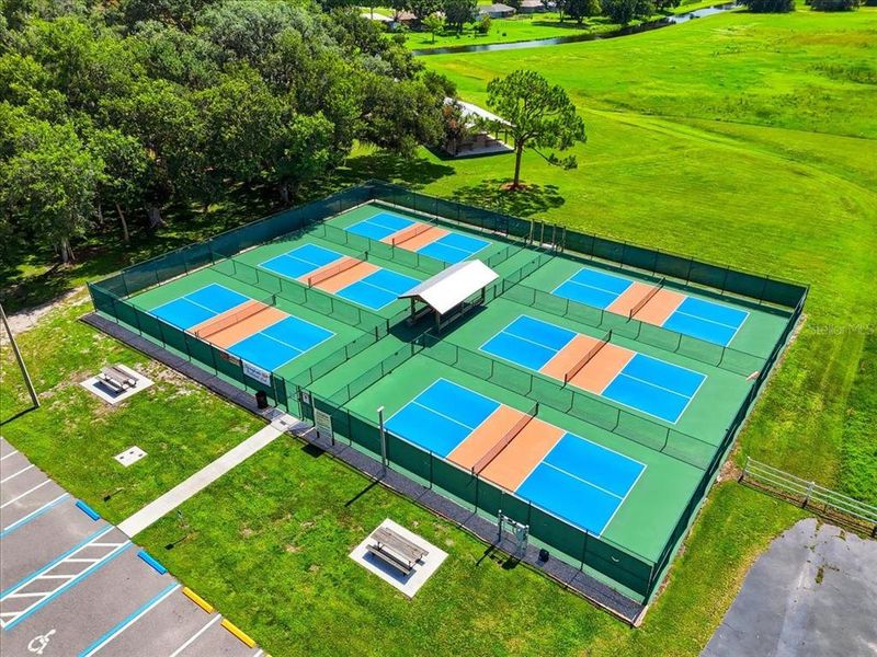 Community amenities in , Sebring (Image 38).