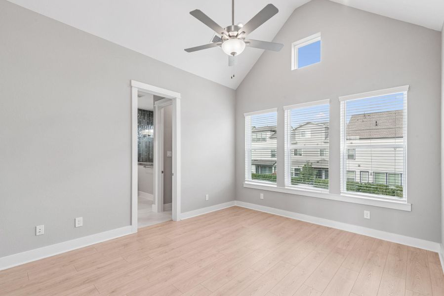 Spacious, unfurnished interior of a new home in Retreat at Oak Park, Houston (Image 16). Spacious, unfurnished interior of a new home in Retreat at Oak Park, Houston (Image 16).