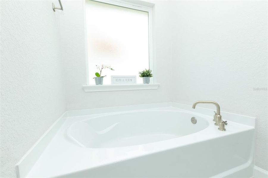 Close-up of interior finishes inside a home in Dorchester, Ocala (Image 22).