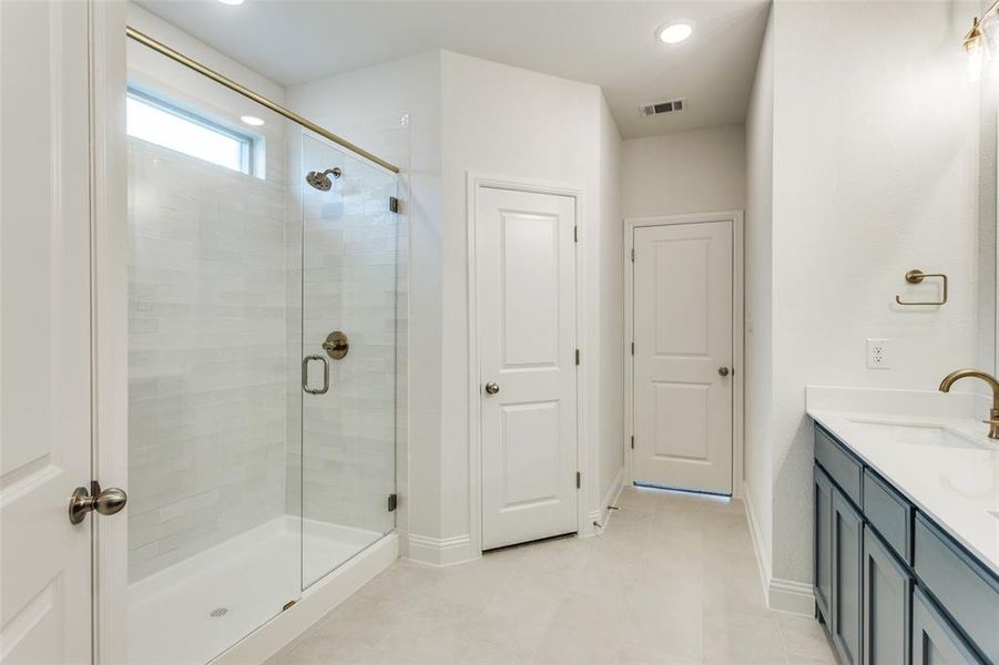 Furnished interior view inside a new home in Reatta Ridge, Justin (Image 10).