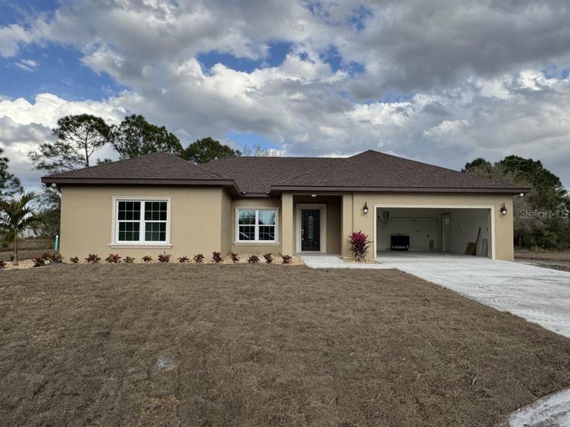 Exterior details and patio area of a home in , Okeechobee (Image 3). Exterior details and patio area of a home in , Okeechobee (Image 3).