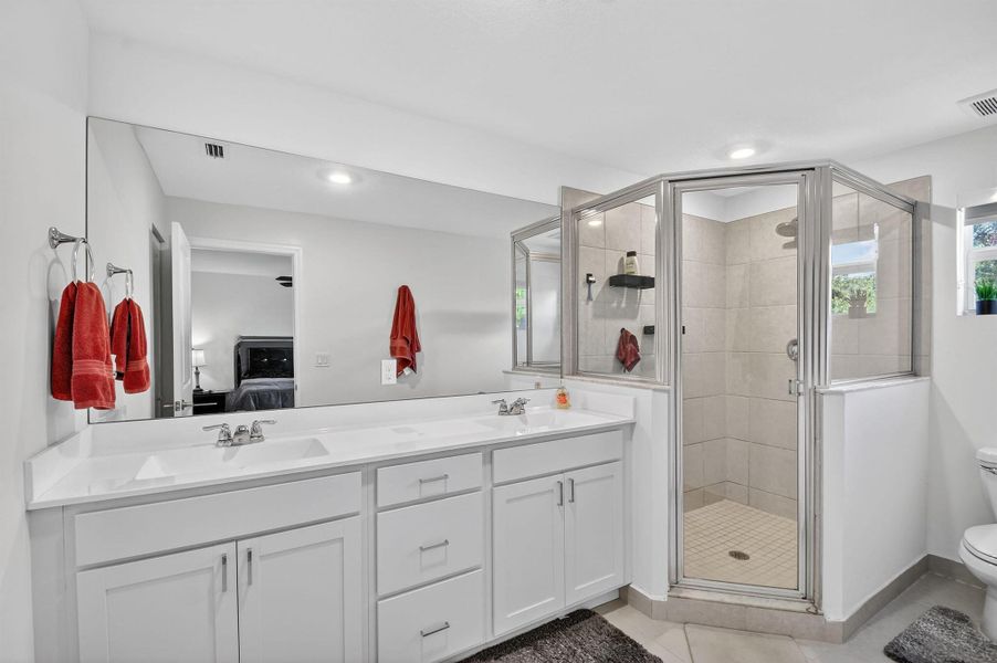 Furnished interior view inside a new home in , Lake Worth (Image 14).