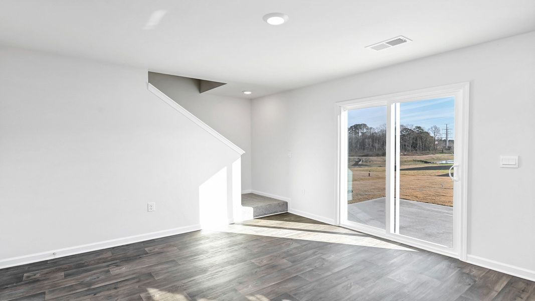 Spacious, unfurnished interior of a new home in Hunter's Branch, Hopkins (Image 16).