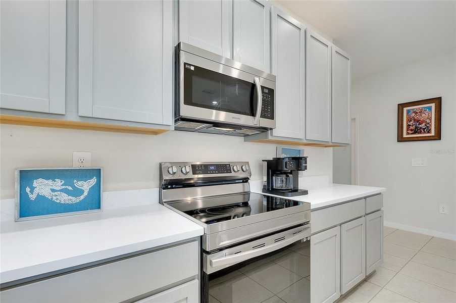 Furnished interior view inside a new home in , Bradenton (Image 10).