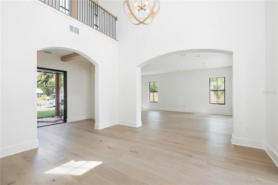 Spacious, unfurnished interior of a new home in , Tampa (Image 21).