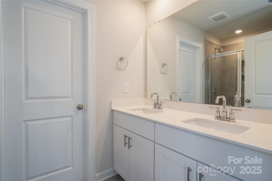 Photo is not of the actual home, but is an inspirational photo of builder’s model home and may depict options, furnishings, and/or decorator features that are not included Photo is not of the actual home, but is an inspirational photo of builder’s model home and may depict options, furnishings, and/or decorator features that are not included