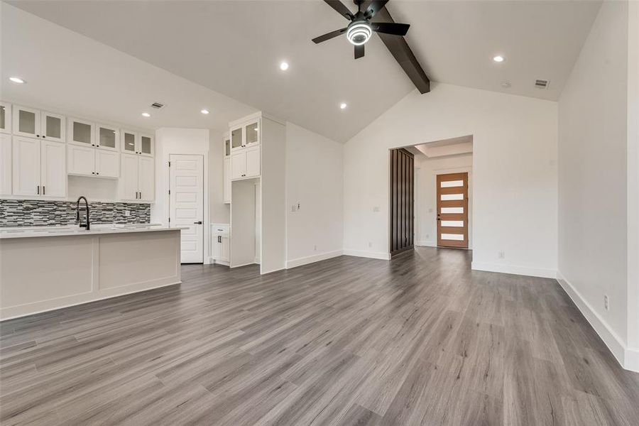 Spacious, unfurnished interior of a new home in , Dallas (Image 18).