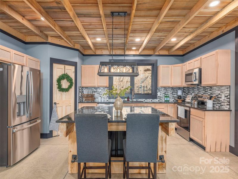 Community amenities in , Waynesville (Image 28).