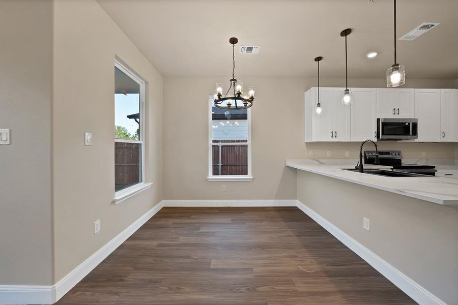 Spacious, unfurnished interior of a new home in , Granbury (Image 19).