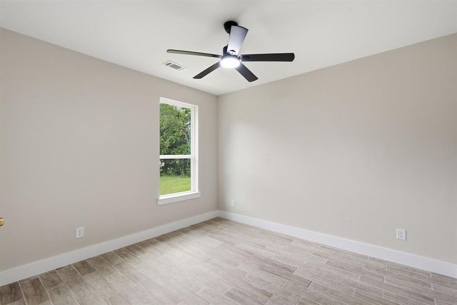 Spacious, unfurnished interior of a new home in , Ennis (Image 15).