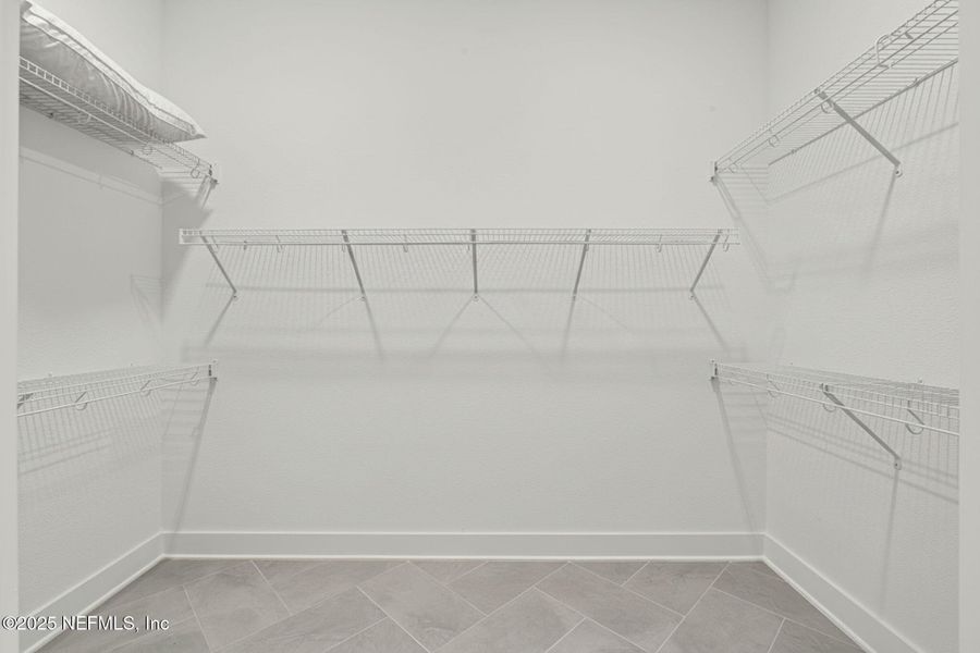 Spacious, unfurnished interior of a new home in Seven Pines 50' Rear Entry, Jacksonville (Image 71).