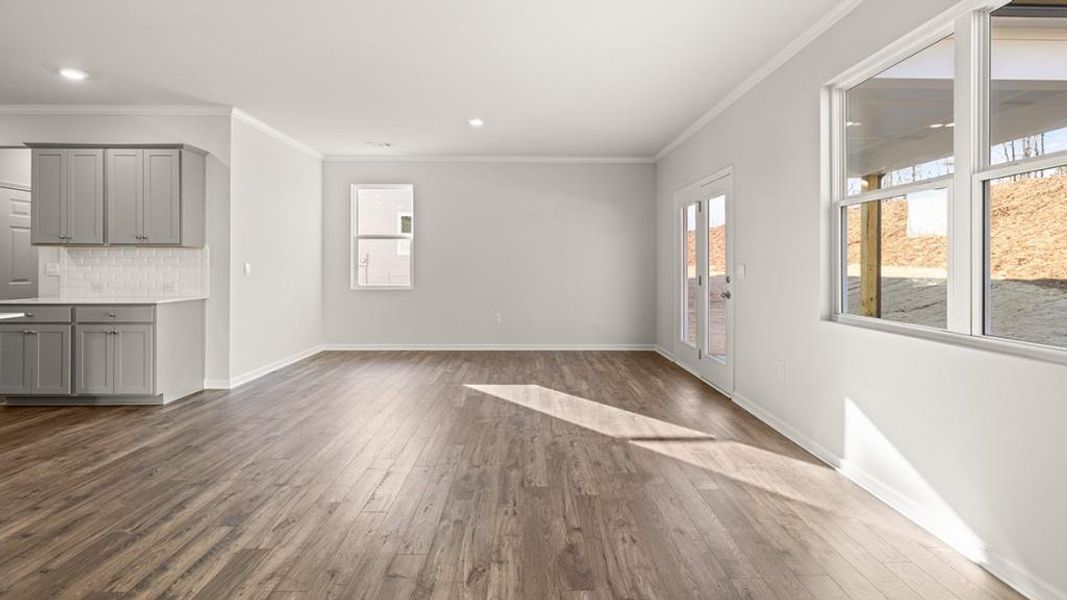 Spacious, unfurnished interior of a new home in Falcon Landing, Gainesville (Image 26).