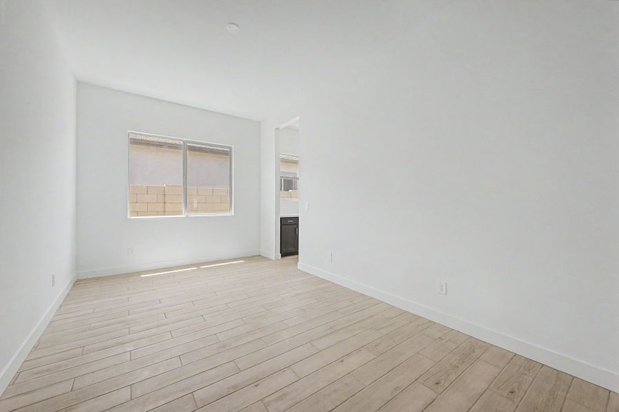 Spacious, unfurnished interior of a new home in Frontera, Surprise (Image 11).