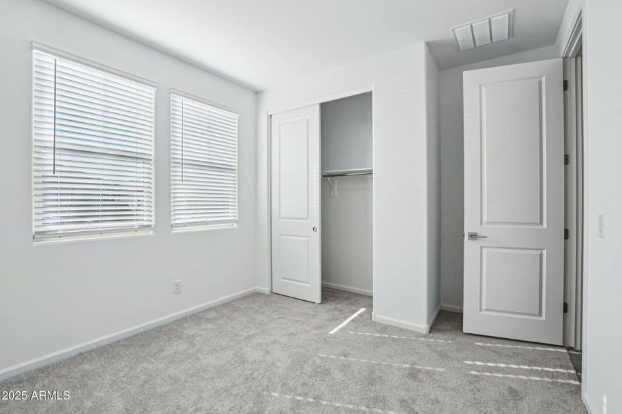 24-web-or-mls-W Tamarisk Ave-S1012-020