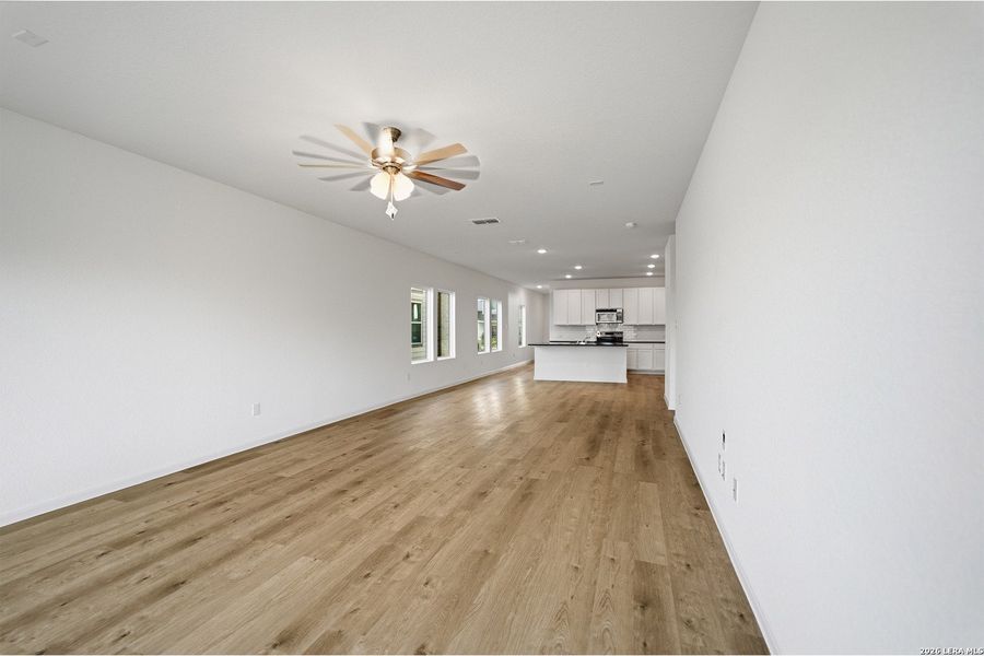 Spacious, unfurnished interior of a new home in Katzer Ranch, Converse (Image 26).