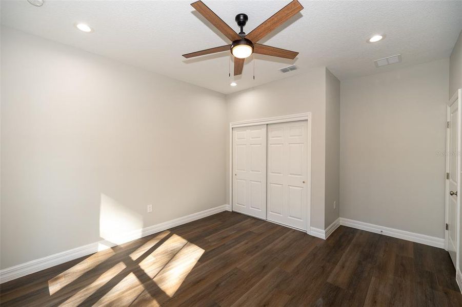 Spacious, unfurnished interior of a new home in , Deland (Image 39).