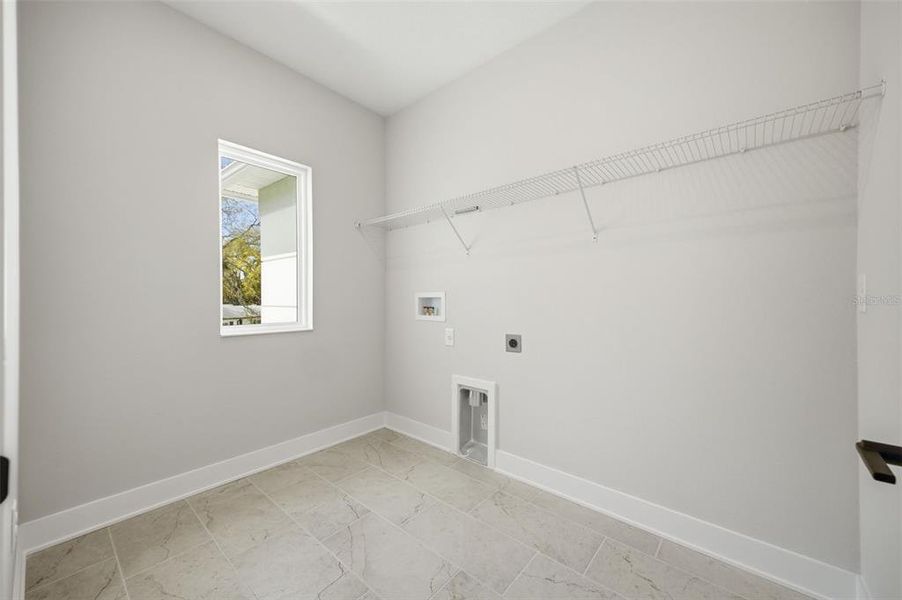 Spacious, unfurnished interior of a new home in , Tampa (Image 44).