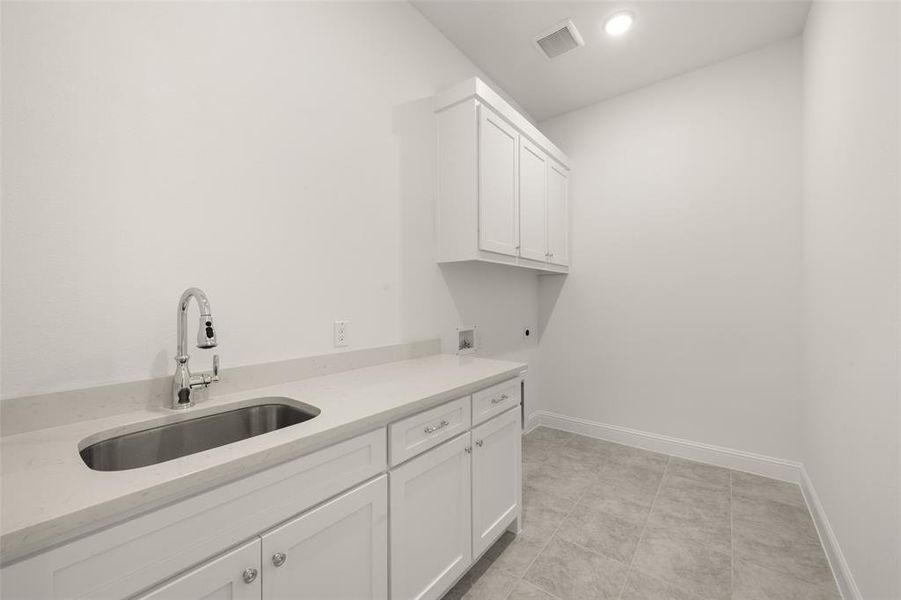 Furnished interior view inside a new home in Walsh Ranch 60', Fort Worth (Image 6). Furnished interior view inside a new home in Walsh Ranch 60', Fort Worth (Image 6).