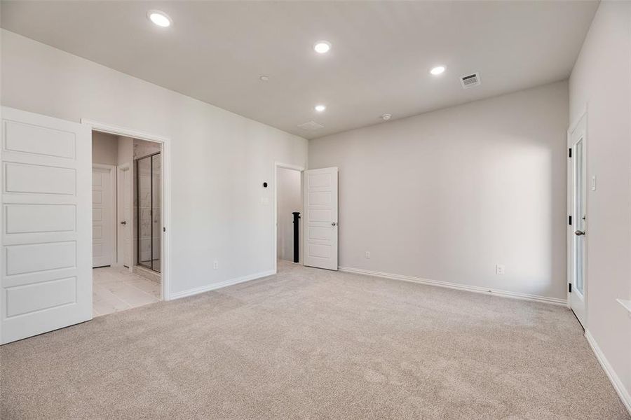 Spacious, unfurnished interior of a new home in Wade Settlement Townhomes, Frisco (Image 27).