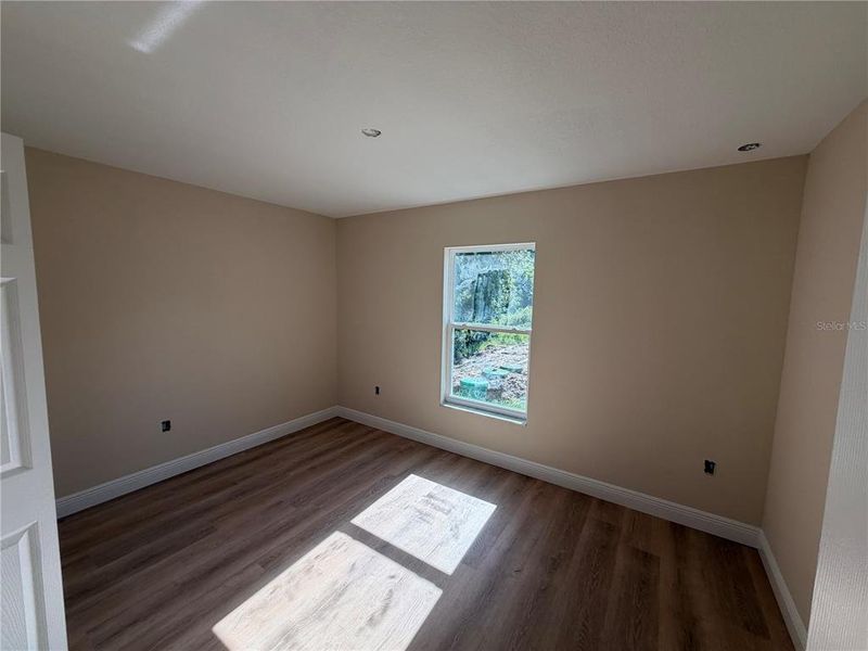 Spacious, unfurnished interior of a new home in , Ocala (Image 4).