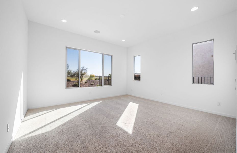 Spacious, unfurnished interior of a new home in Sun City Anthem at Merrill Ranch, Florence (Image 24).