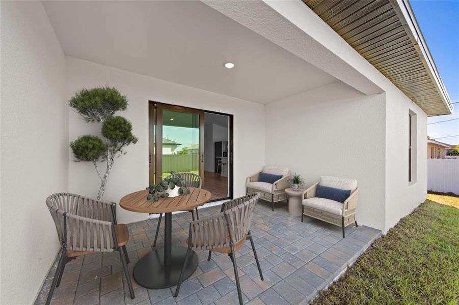 Exterior details and patio area of a home in , Port Charlotte (Image 2).