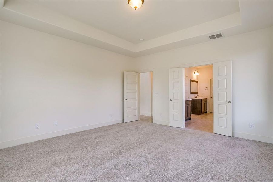Spacious, unfurnished interior of a new home in , Fort Worth (Image 28).