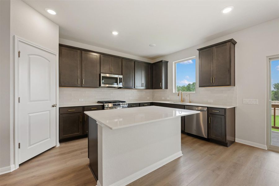 Representative images and renderings are for illustrative purposes. Actual structural options and design finishes of home may vary. Representative images and renderings are for illustrative purposes. Actual structural options and design finishes of home may vary.