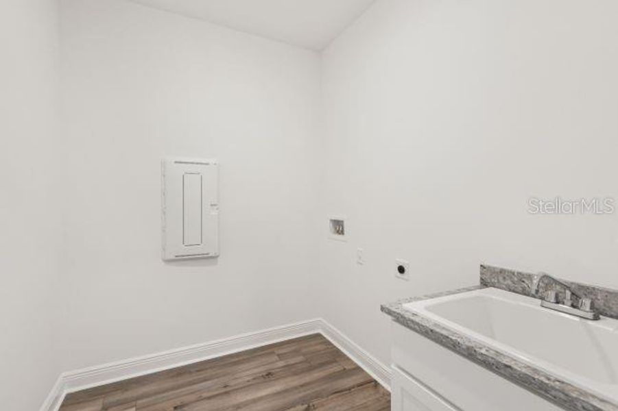 Spacious, unfurnished interior of a new home in Sugarmill Woods, Homosassa (Image 21). Spacious, unfurnished interior of a new home in Sugarmill Woods, Homosassa (Image 21).