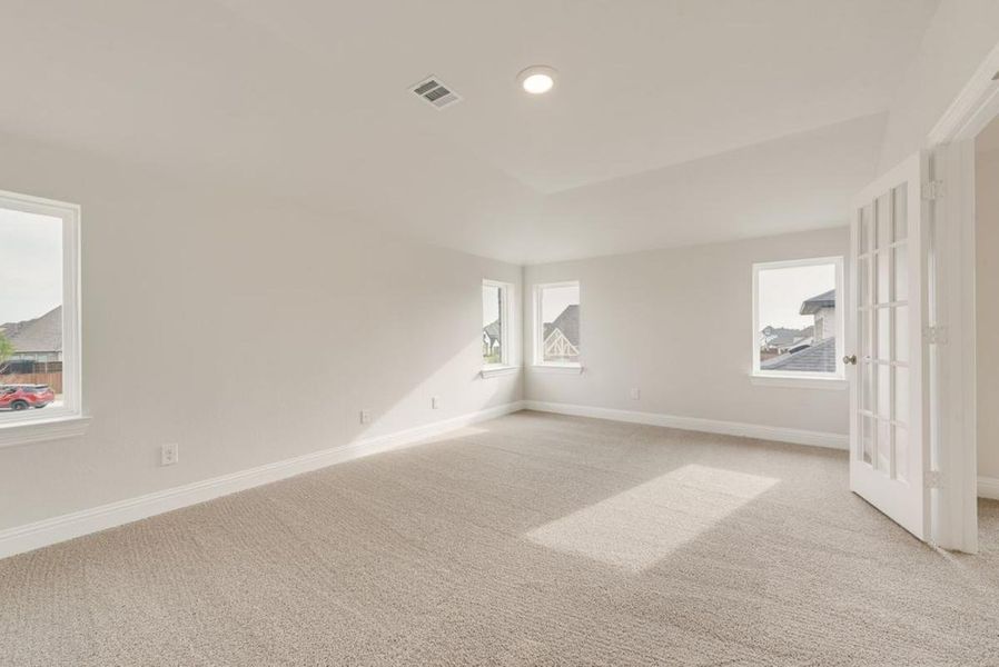 Spacious, unfurnished interior of a new home in Somercrest, Midlothian (Image 30).