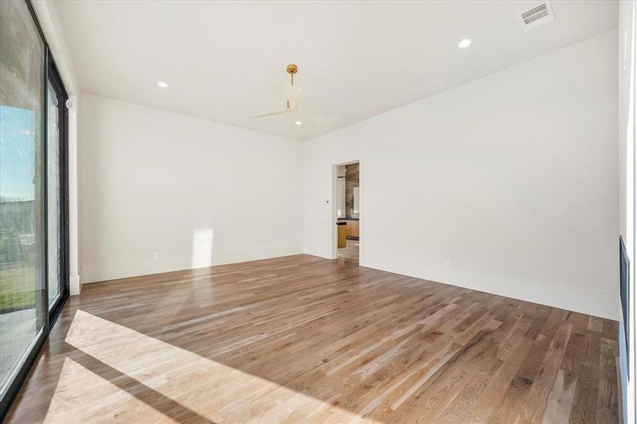 Spacious, unfurnished interior of a new home in , Heath (Image 21).