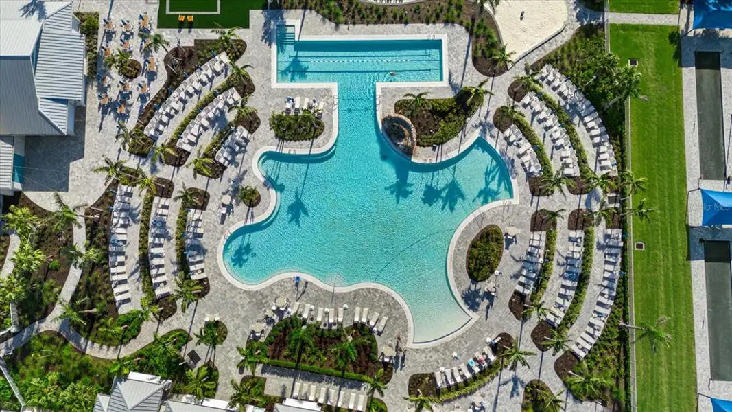 Community amenities in , Englewood (Image 39).