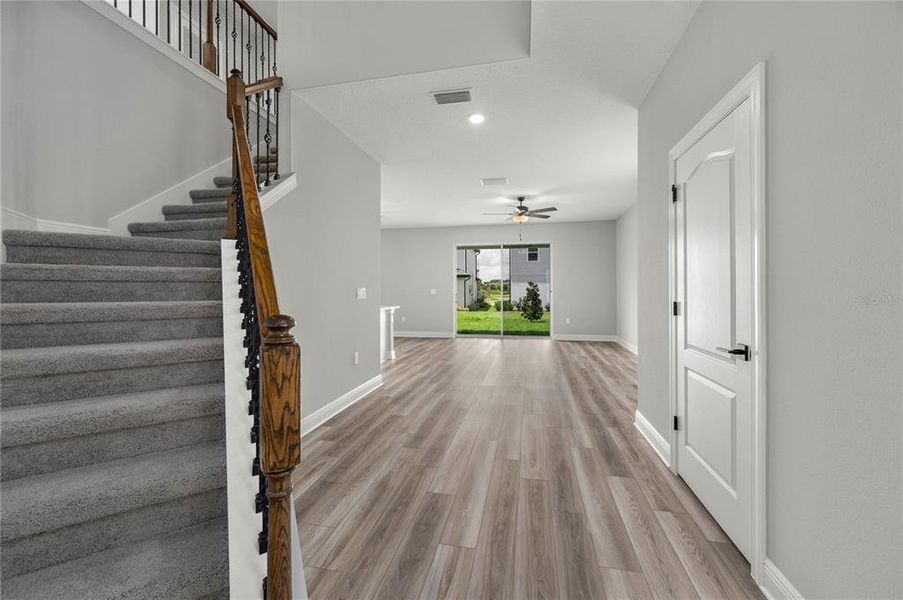 Spacious, unfurnished interior of a new home in Reunion Village, Kissimmee (Image 18).