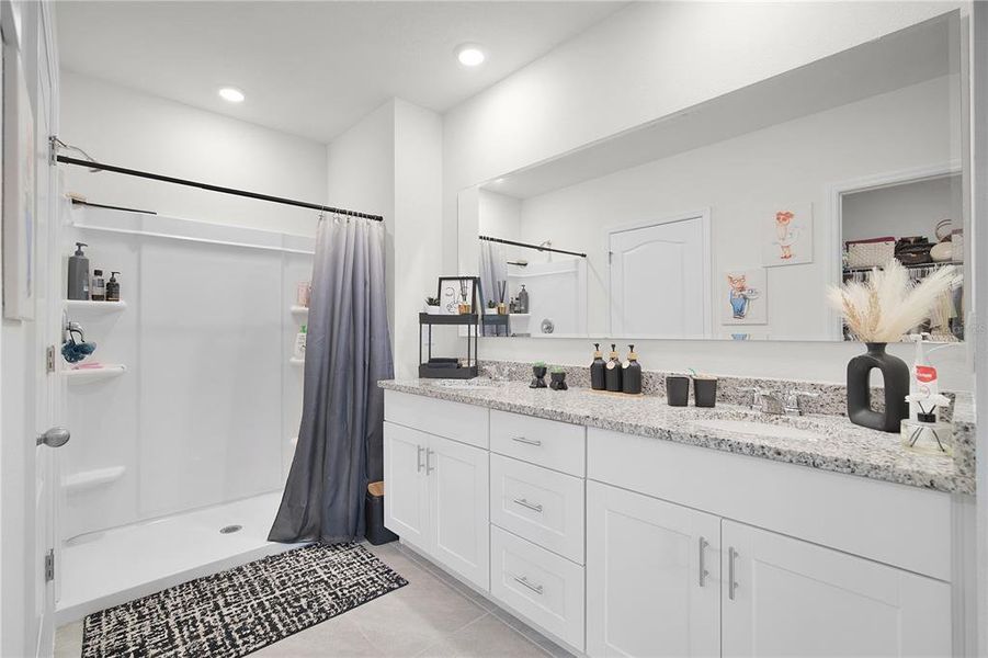 Furnished interior view inside a new home in Kindred, Kissimmee (Image 12).