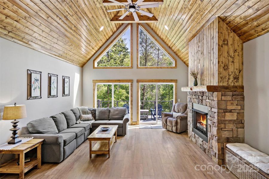 Lots of natural light Lots of natural light